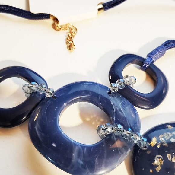 Blue Geometric pendant statement necklace - Picture 7 of 9